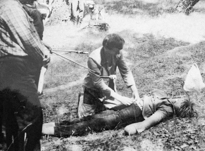 Paweł Tuchlin během jedné z devatenácti rekonstrukcí místa činu v roce 1983.