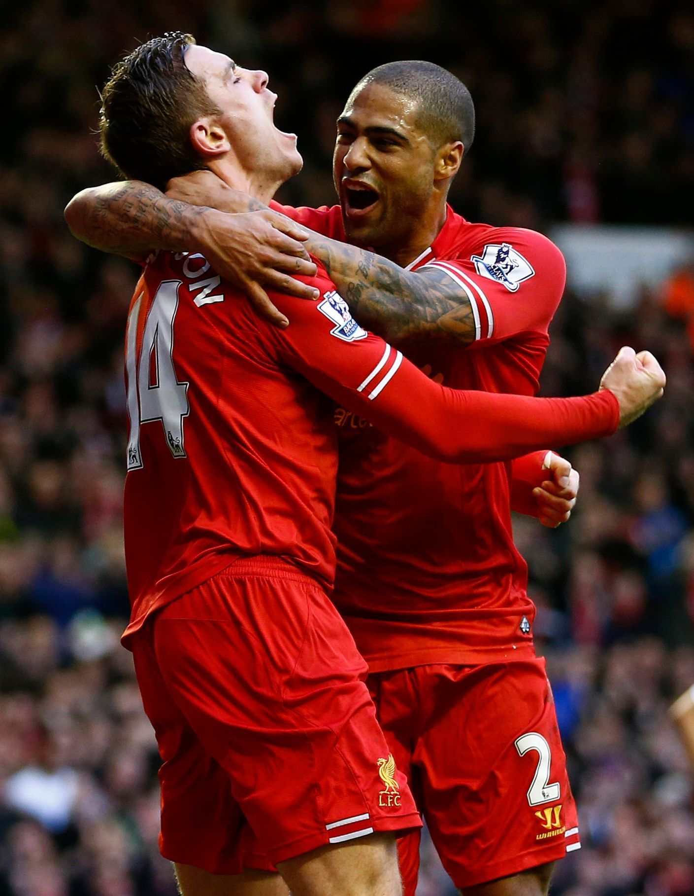 Jordan Henderson a Glen Johnson slaví gól Liverpoolu