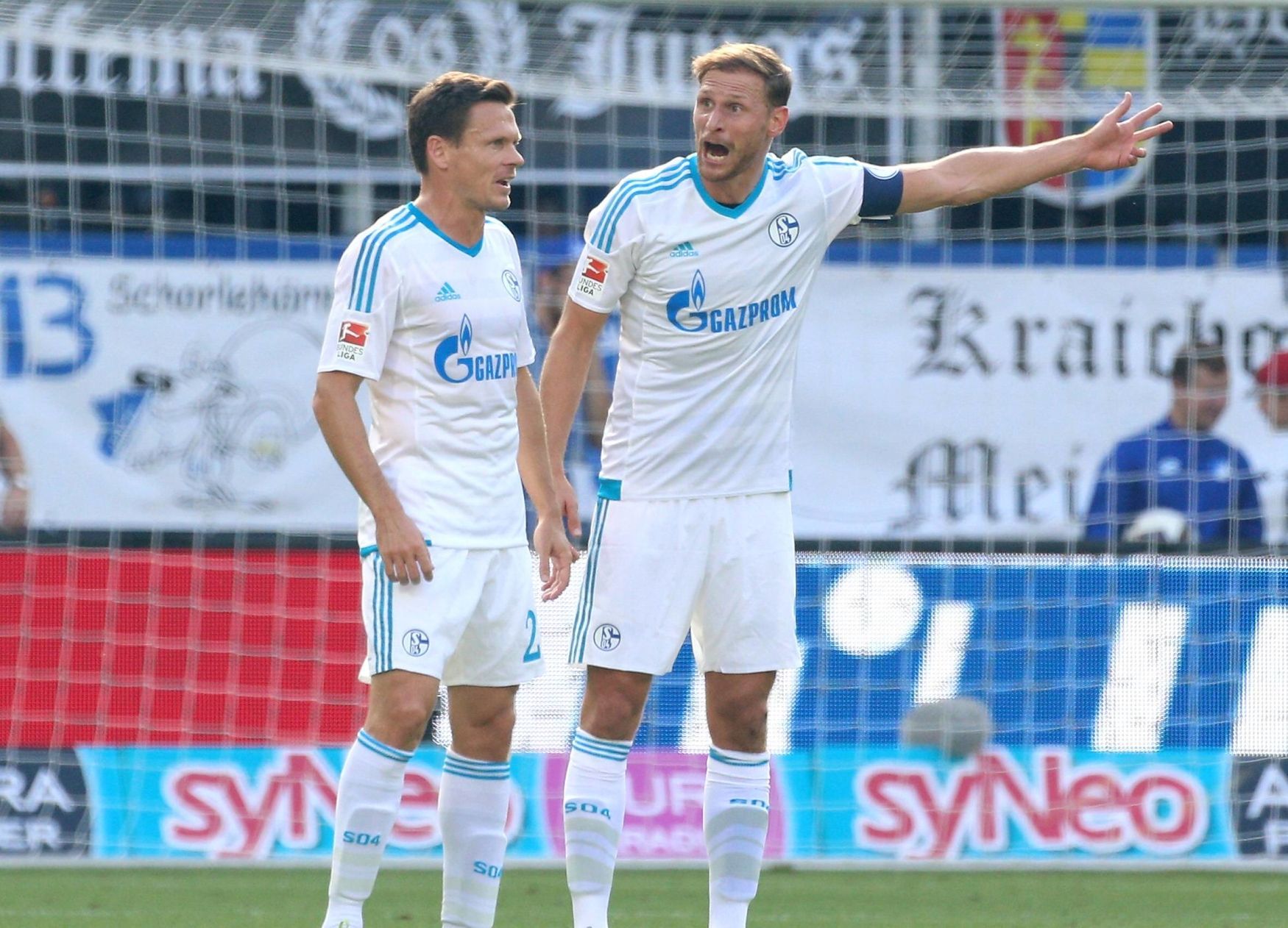 Schalke 04 (Sascha Riether a Benedikt Höwedes)