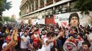 Fanoušci si připomínají památku zesnulého Diega Armanda Maradony (Buenos Aires, stadion Diega Armanda Maradony)