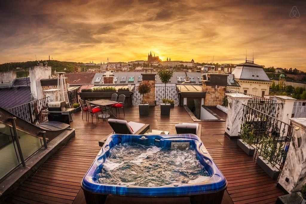 TOP 5 nejvýdělečnějších bytů v pražské nabídce Airbnb