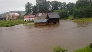 V Severní se vylily potůčky Luční a Severní, zmizela celá silnice a mezi domy se valila řeka vody a vytvořilo jezero...