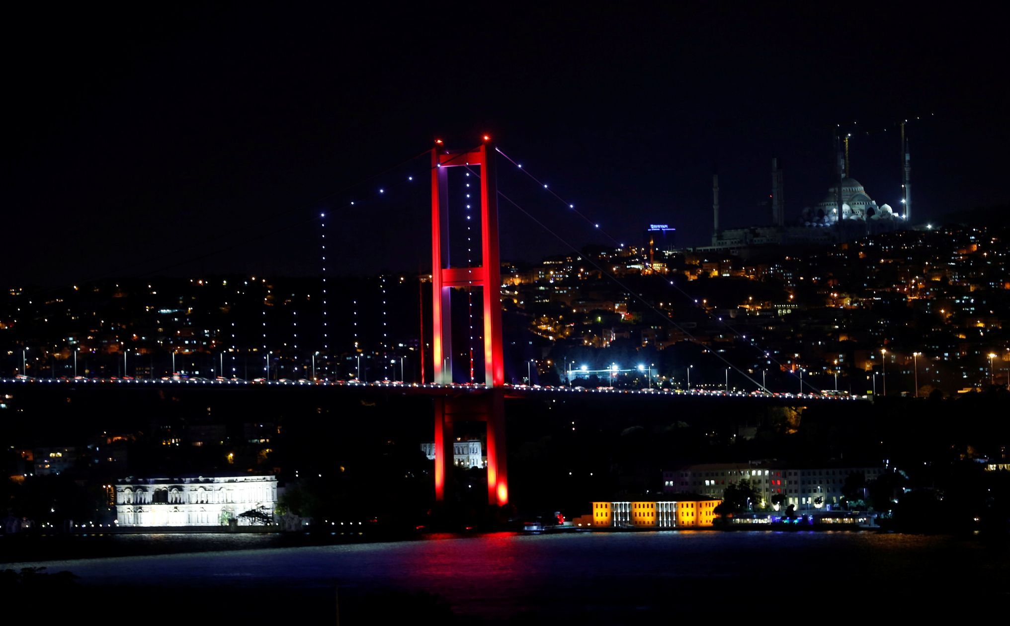 Most přes Bosporský průliv v Istanbulu