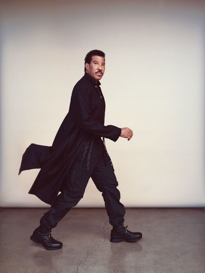 Zpěvák Lionel Richie.