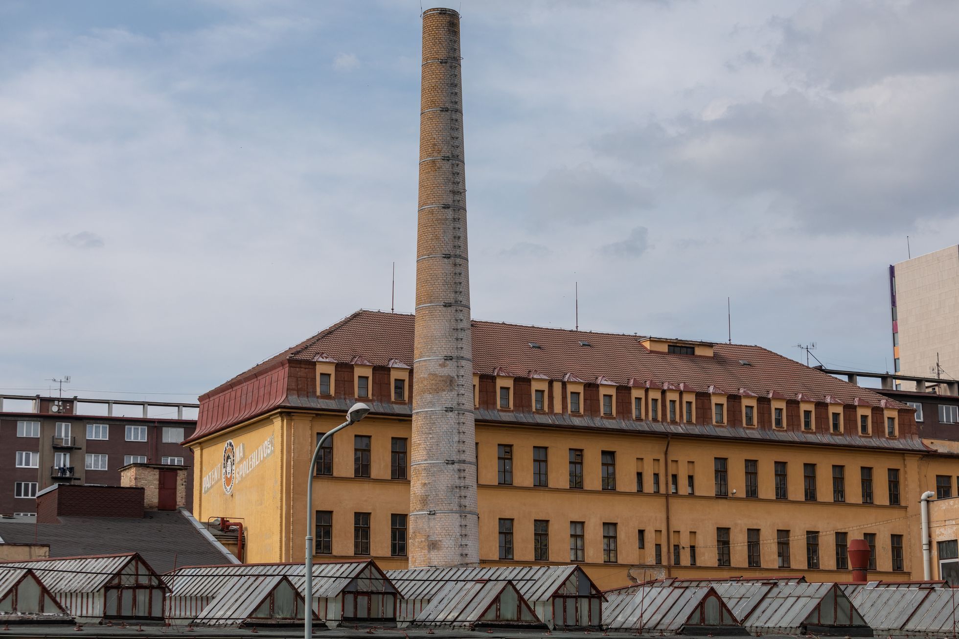 Kooh-i-noor, Vršovice, Praha, Domácí
