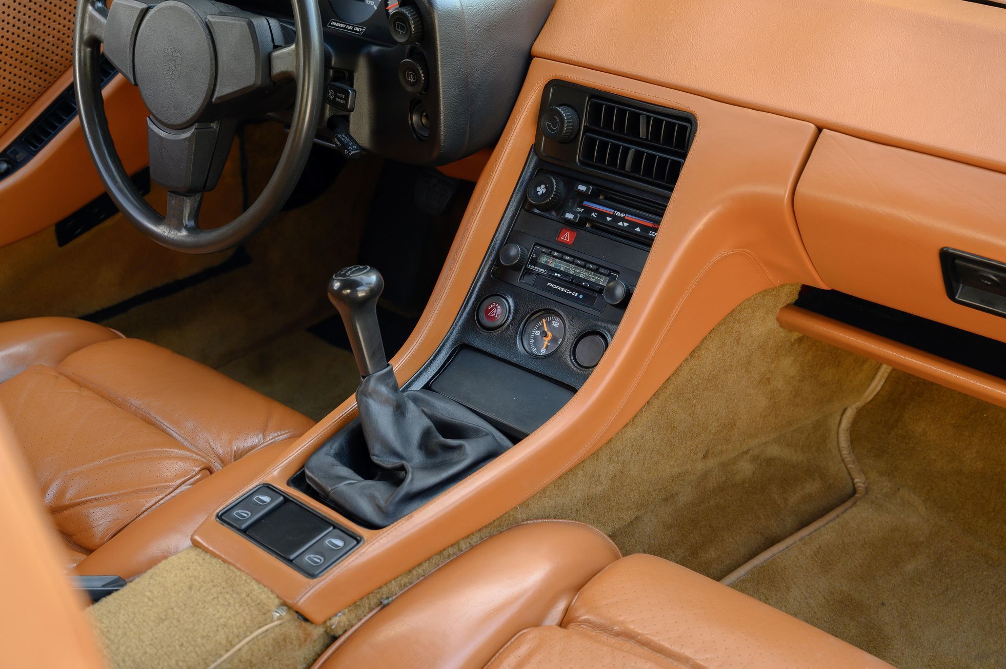 Porsche 928