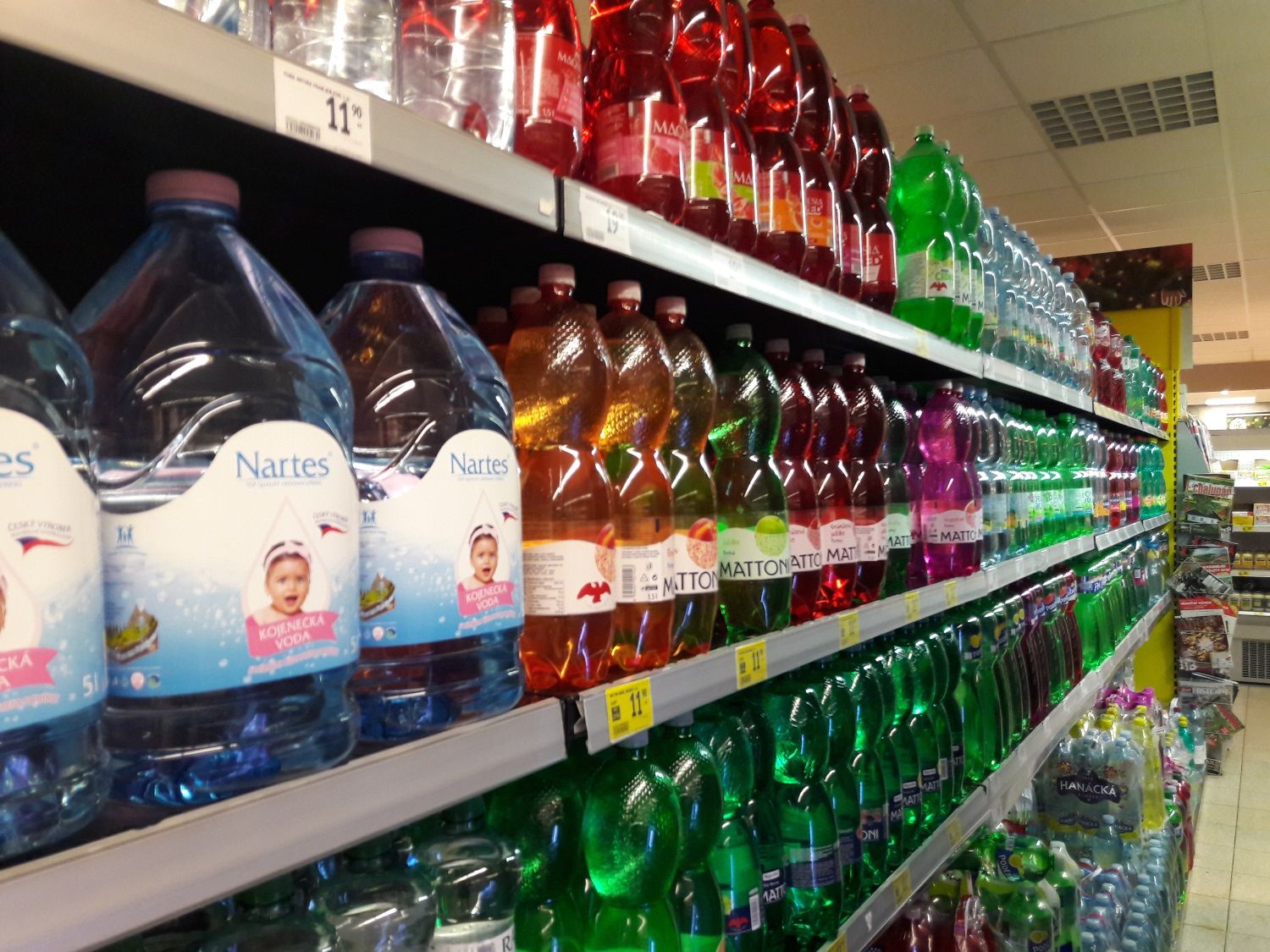 Život PET lahve lahev plast recyklace KMV nakupování lahev pet minerálka