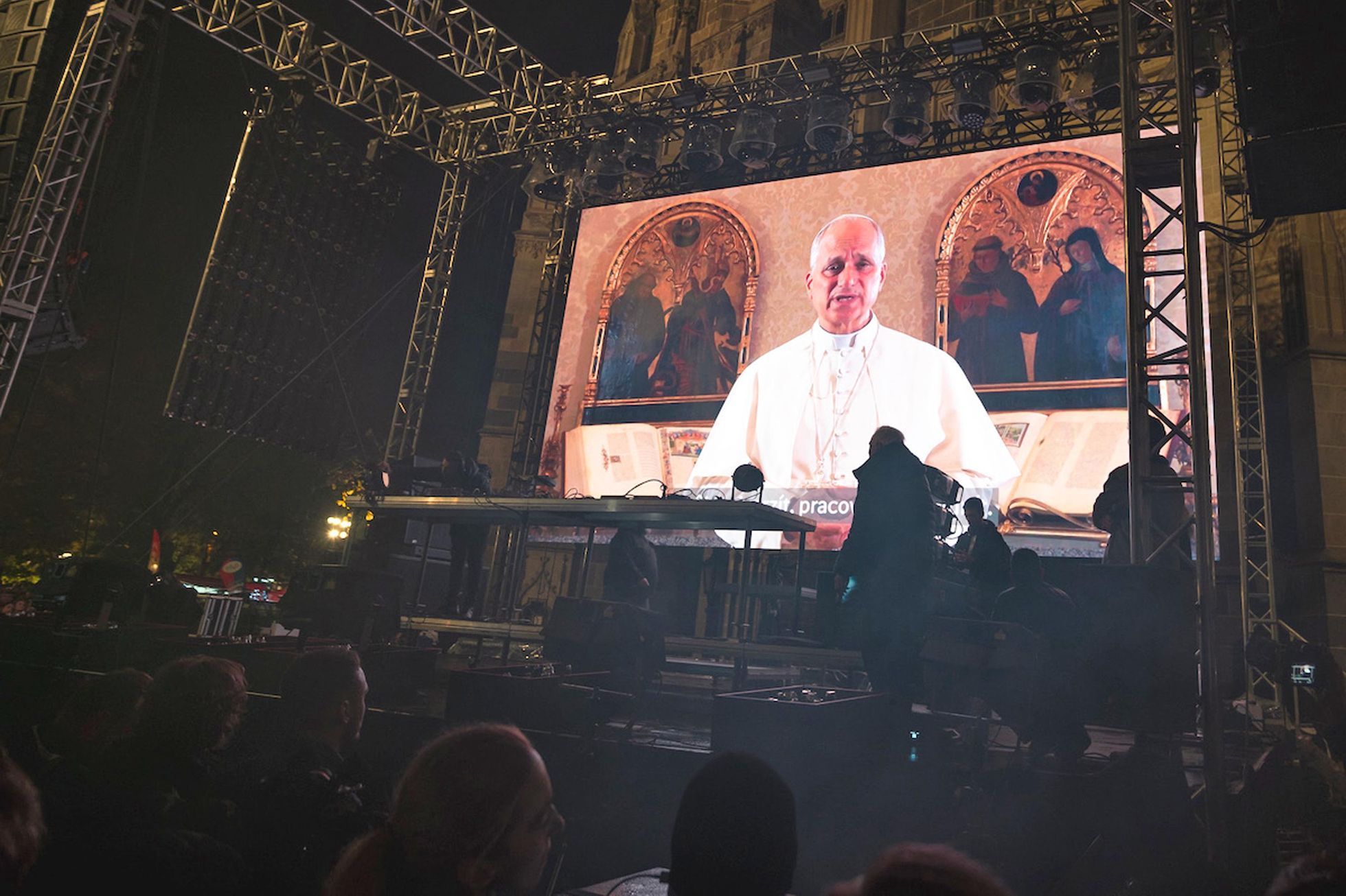 Slovensko, Košice, diskotéka, katolíci, papež Leon, DJ,