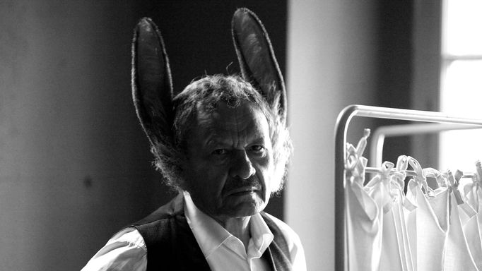 Miroslav Krobot jako Josef.