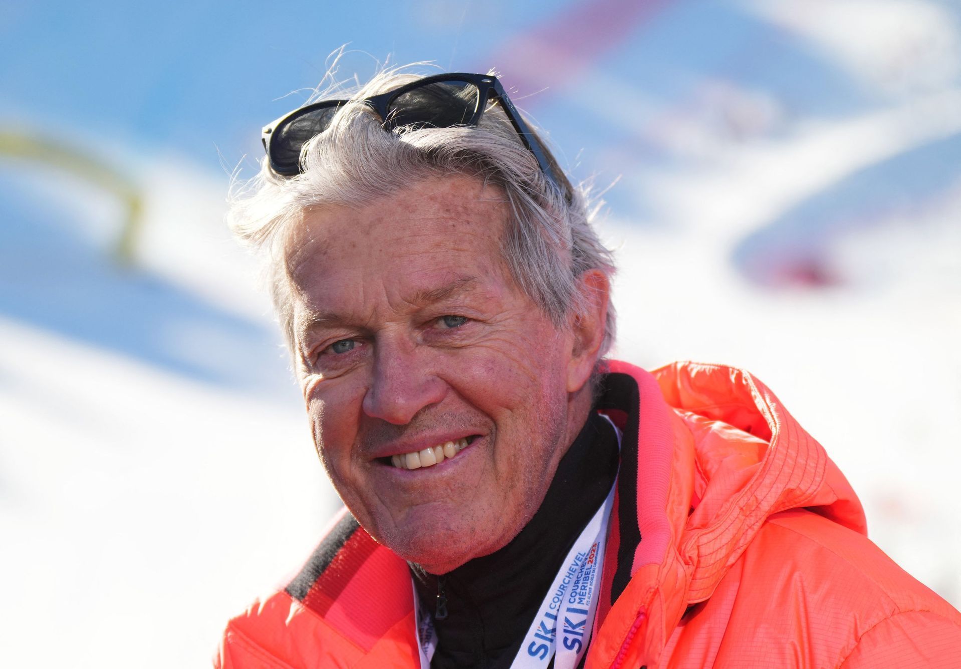 Olympijský šampion ve sjezdu z roku 1972 Bernhard Russi na MS v alpském lyžování 2023
