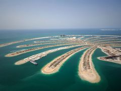 uměle vytvořený ostrov ve tvaru palmy, Dubaj