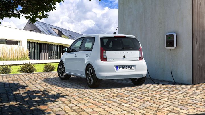 Přehled nejlevnějších aut do zásuvky v Česku. Některá už stojí stejně jako diesely