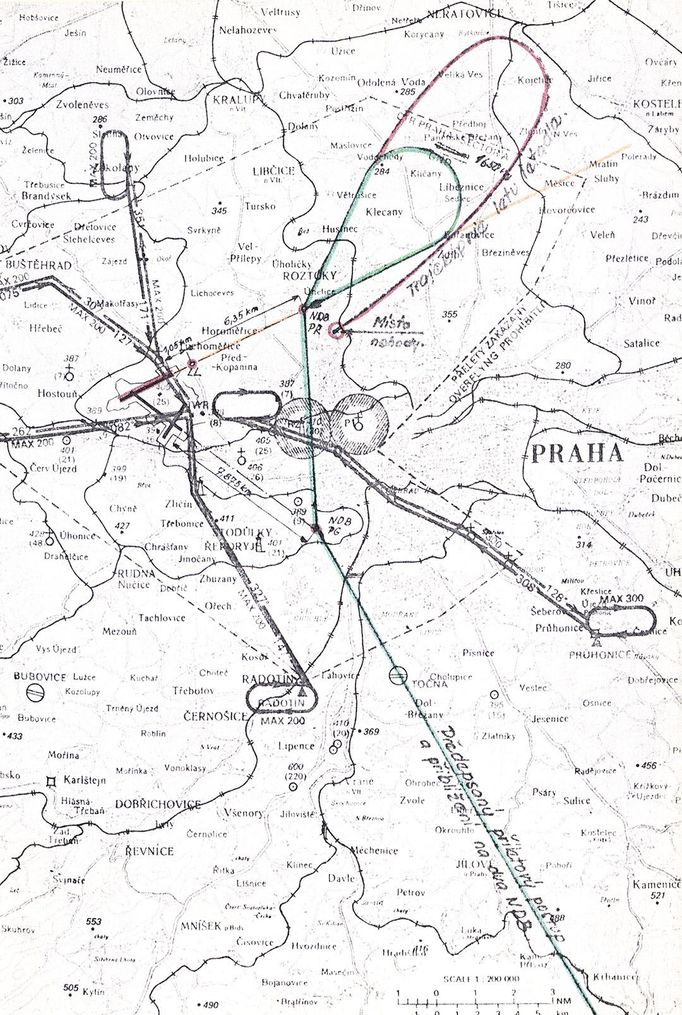 Unikátní snímky. Uplynulo 45 let, co pražský Suchdol zdevastoval pád letadla