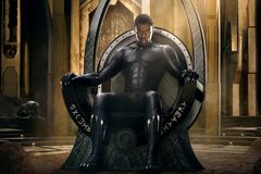 Trailer: Superhrdina Černý panter vtrhne do kin příští rok v únoru