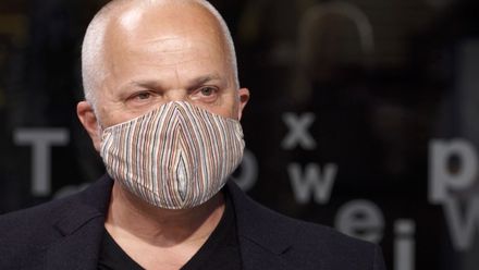 Krize zmáčkne lidské nitro. Jestli je vám těžko, nečekejte s pomocí, říká psycholog