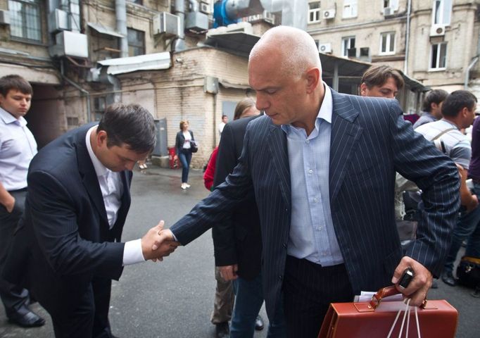 Oleksander Tymošenko dostal v Česku azyl, jeho manželka - expremiérka Julije - si odpykává sedm let ve vězení.