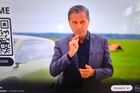 Lidem v ní nabízí "tisíc eur denně za patnáct minut vašeho času".