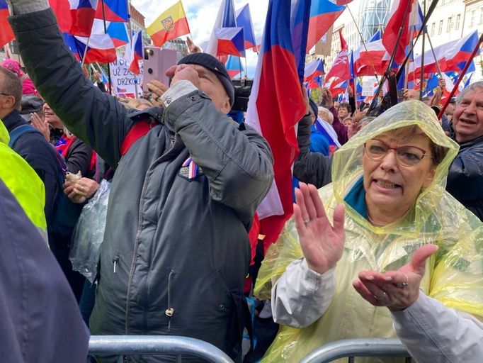 Demonstrace proti vládě na Václavském náměstí, 28. září 2022.