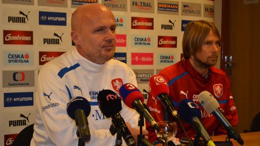 Michal Bílek a Jaroslav Plašil na tiskové konferenci