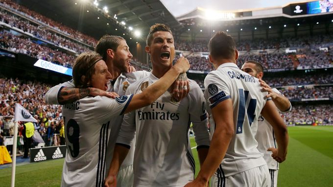 Cristiano Ronaldo vystřílel hattrickem vítězství Realu Madrid v prvním semifinále.