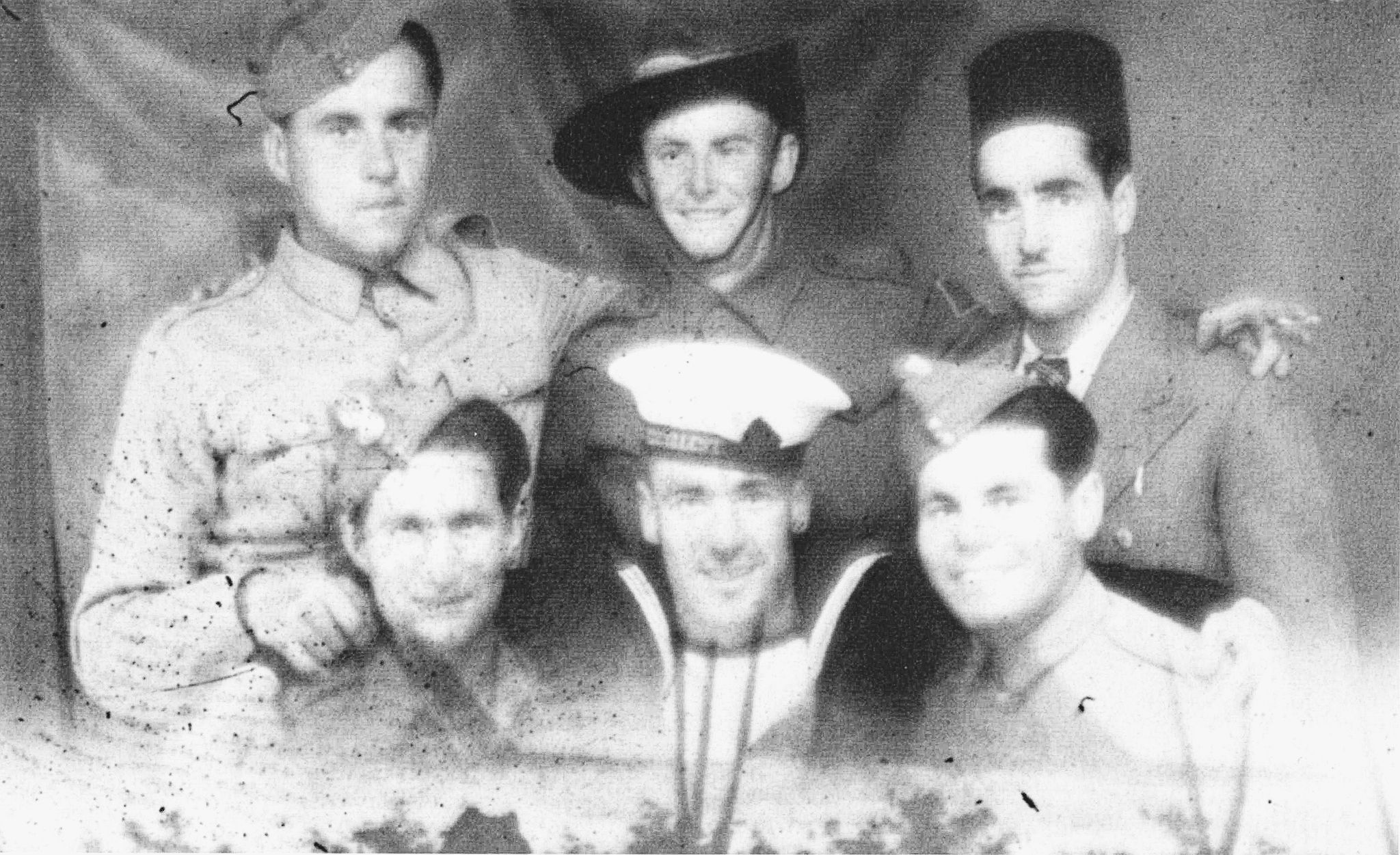 Jednorázové užití / Fotogalerie / České "pouštní krysy" pomohly ubránit Tobruk. Před 80 lety začala jejich cesta peklem