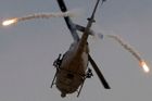 Velký risk. Vrtulníky NATO zasáhnou nízko nad Libyí