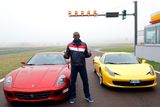 Světový rekordman na tratích 100 a 200 metrů si vyzkoušel dva vozy - 458 Italia a 599 GTB.