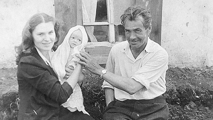 Karel Šilhavý se svou manželkou Valentinou a dcerou Irenou.