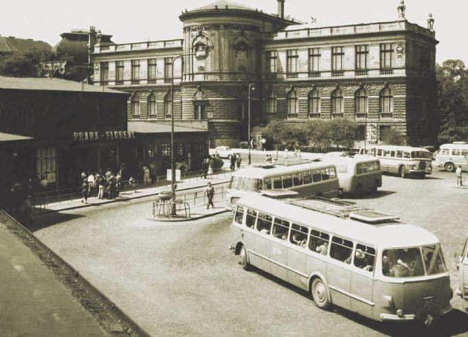 Autobusové nádraží Florenc.