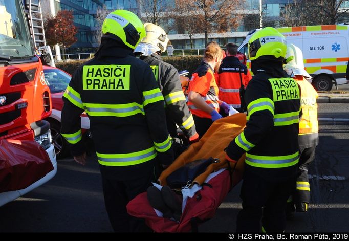 Nehoda dvou autobusů na pražské Chodově