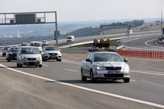 Těžká nehoda v Sasku si vyžádala 16 zraněných, na místě byli i Češi