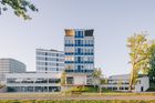 Architekti zachránili zapomenutou panelárnu. Roky o ni nikdo nestál, dnes opět ožívá