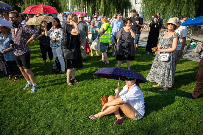 Demonstrace Milion chvilek pro demokracii proti ministru spravedlnosti Pavlu Blažkovi.