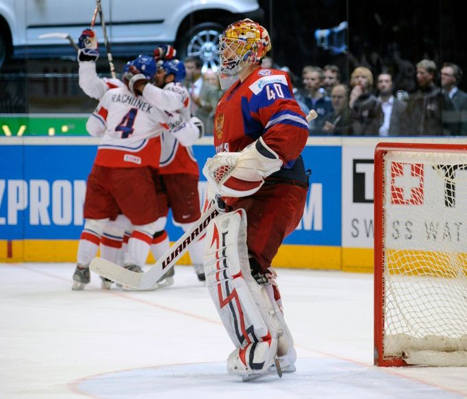 Finále MS 2010 v hokeji, Česko - Rusko: Sergej Varlamov po gólu Čechů na 2:0.