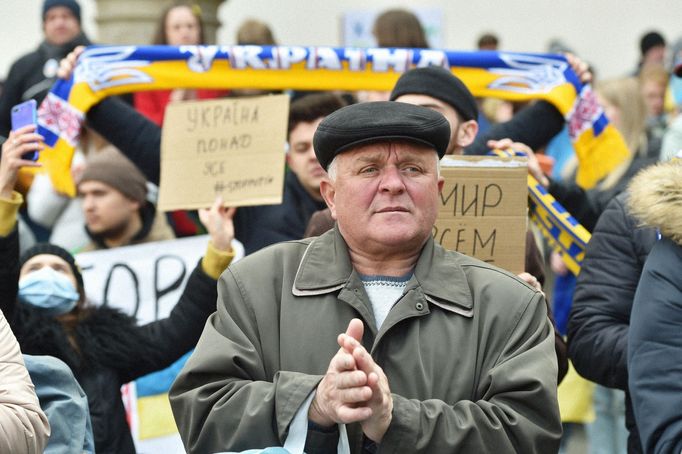 Demonstrace na podporu Ukrajiny. Dominikánské náměstí, Brno. 27. 2. 2022