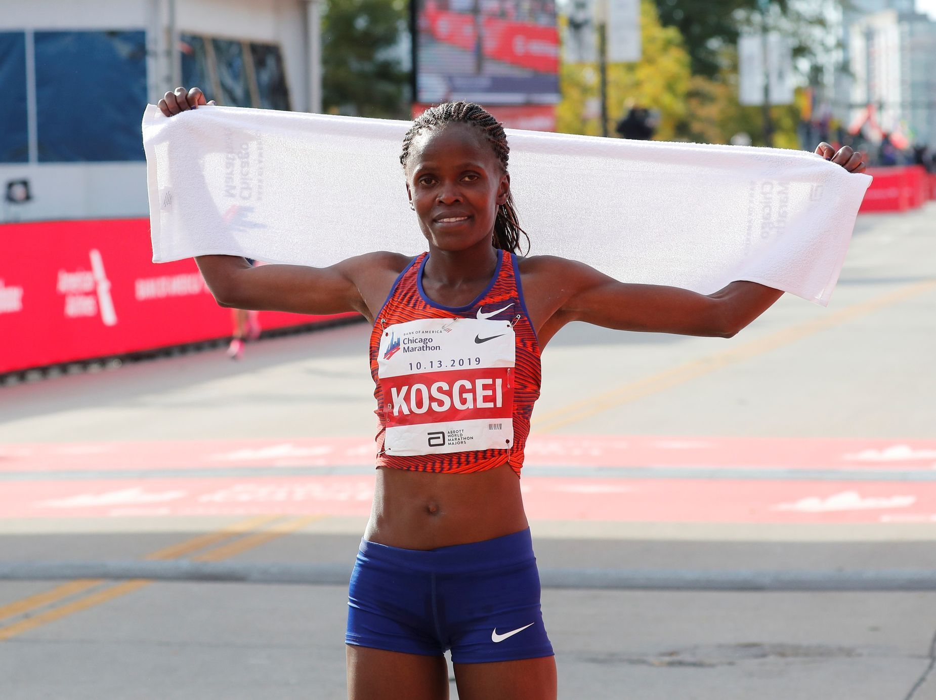 Brigid Kosgeiová zaběhla rekordní maratonský čas (2019)