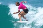 Sjet obrovskou vlnu netoužím, těch se strašně bojím, říká nejlepší česká surfařka
