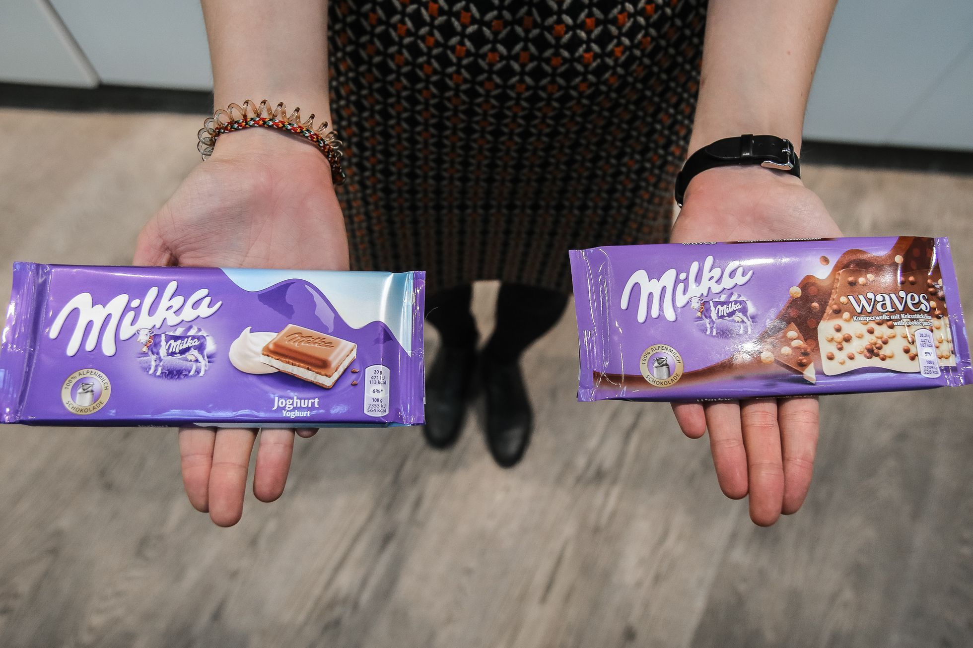 Čokoláda Milka, porovnání hmotnosti a původu