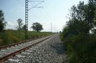 V pražské Libni srazil vlak člověka, provoz na trati je zastaven