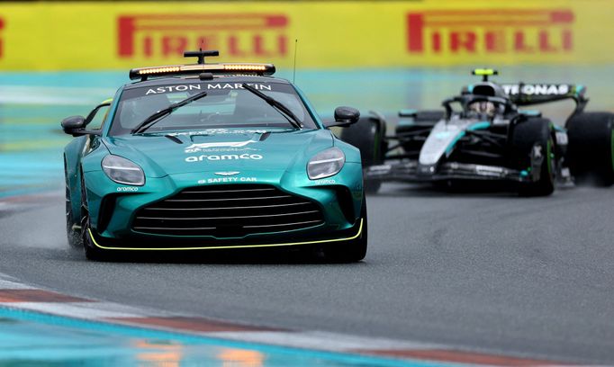 Safety car a Andrea Kimi Antonelli, McLaren ve sprintu v rámci Velké ceny Miami F1 2025