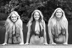 Facebook smazal fotky "nahých" veslařek. Sexismus, bouří se