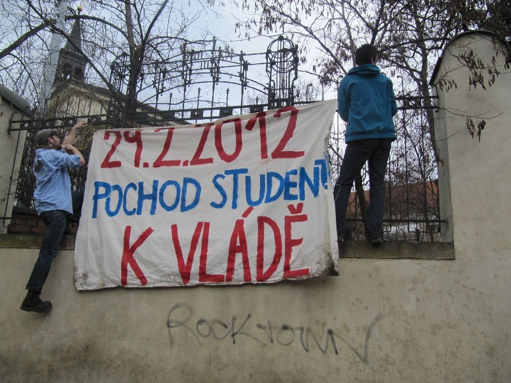 Týden neklidu - transparenty