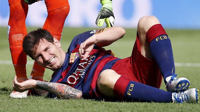 Zraněný Lionel Messi v zápase proti Las Palmas