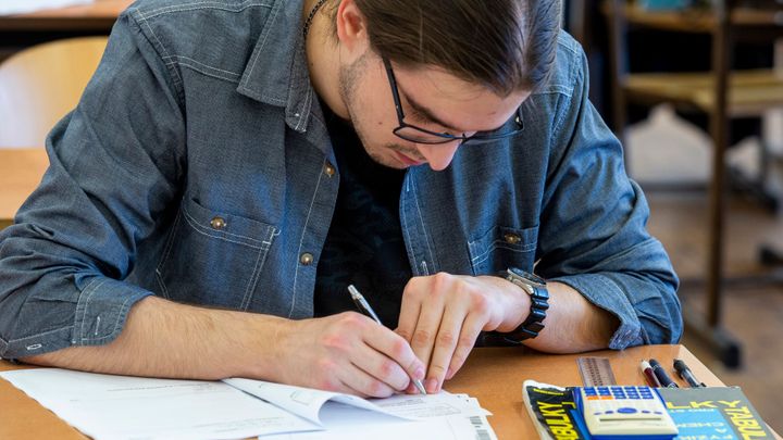 Zkuste si maturitní úlohy, které část učitelů kritizuje. Cermat dle nich opět selhal
