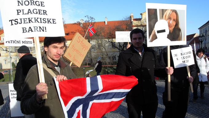 Protesty proti odebrání českých dětí v Norsku (ilustrační foto).