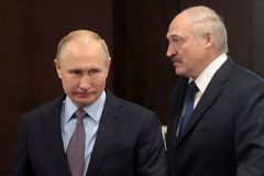 Neurotický diktátor Lukašenko je přisátý na moc jako nacucané klíště