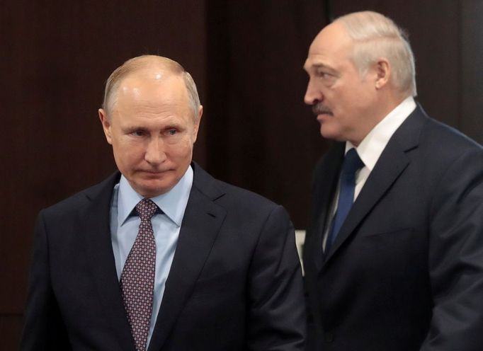 Vladimir Putin s Alexandrem Lukašenkem na archivním snímku z února 2019.