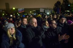 Neděle má rozhodnout o směřování Slovenska. Čeká se na Kiskův, Ficův a Dankův projev