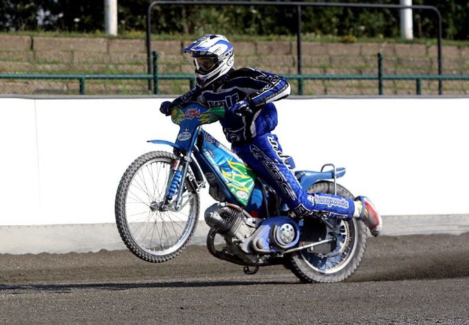 Luboš Tomíček trénuje na Grand Prix na ploché dráze na Markétě.