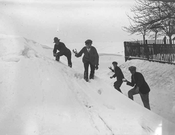 Opočno u Loun, 1925 - 1930.